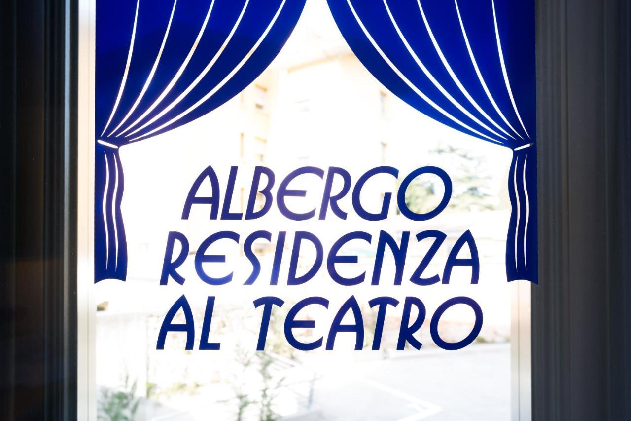 Albergo Residenza Al Teatro Удине Екстериор снимка