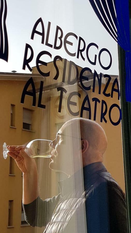 Albergo Residenza Al Teatro Удине Екстериор снимка
